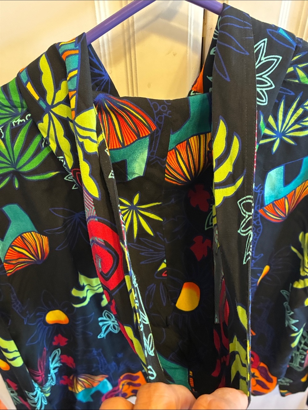 Paradiso Tropical Hoodie Button-Up Shirt - Black with Neon Floral Print, size: L - Picture 6 of 12